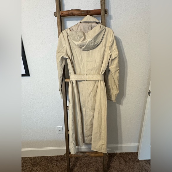 Trenchcoat - Picture 5 of 5